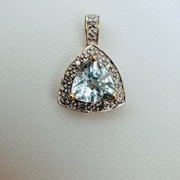 10K Yellow Gold Trillian cut Aquamarine Pendant with diamonds chips - Picture 1 of 3